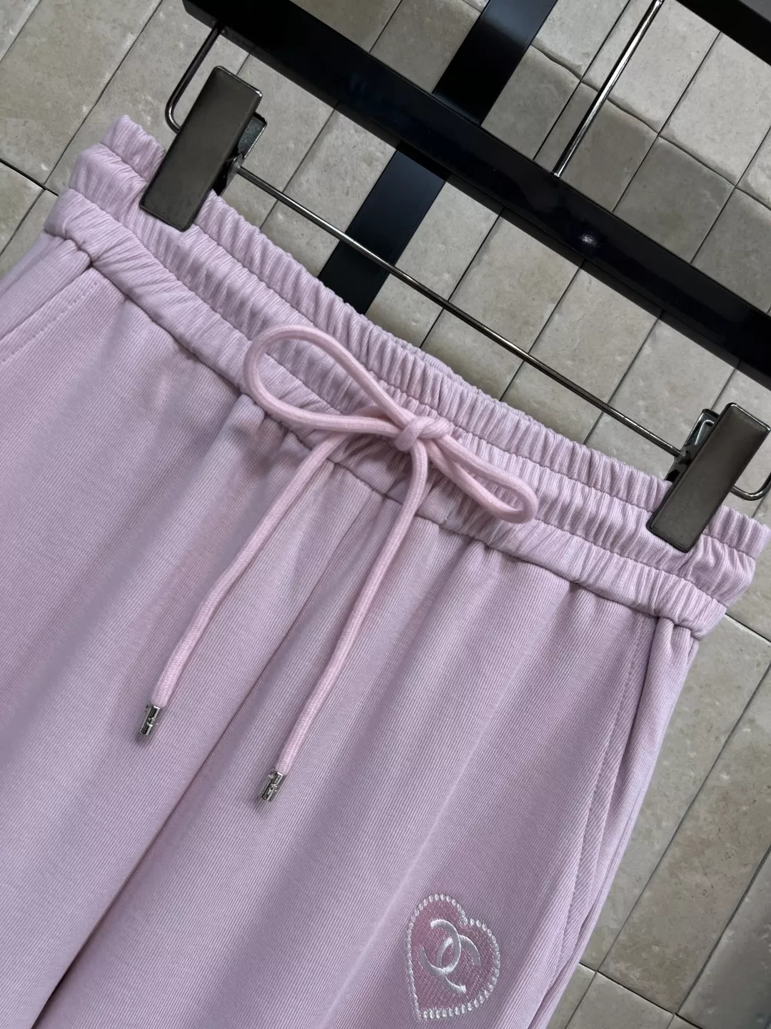 샤넬 하트 자수 와이드 팬츠 상세 이미지 2