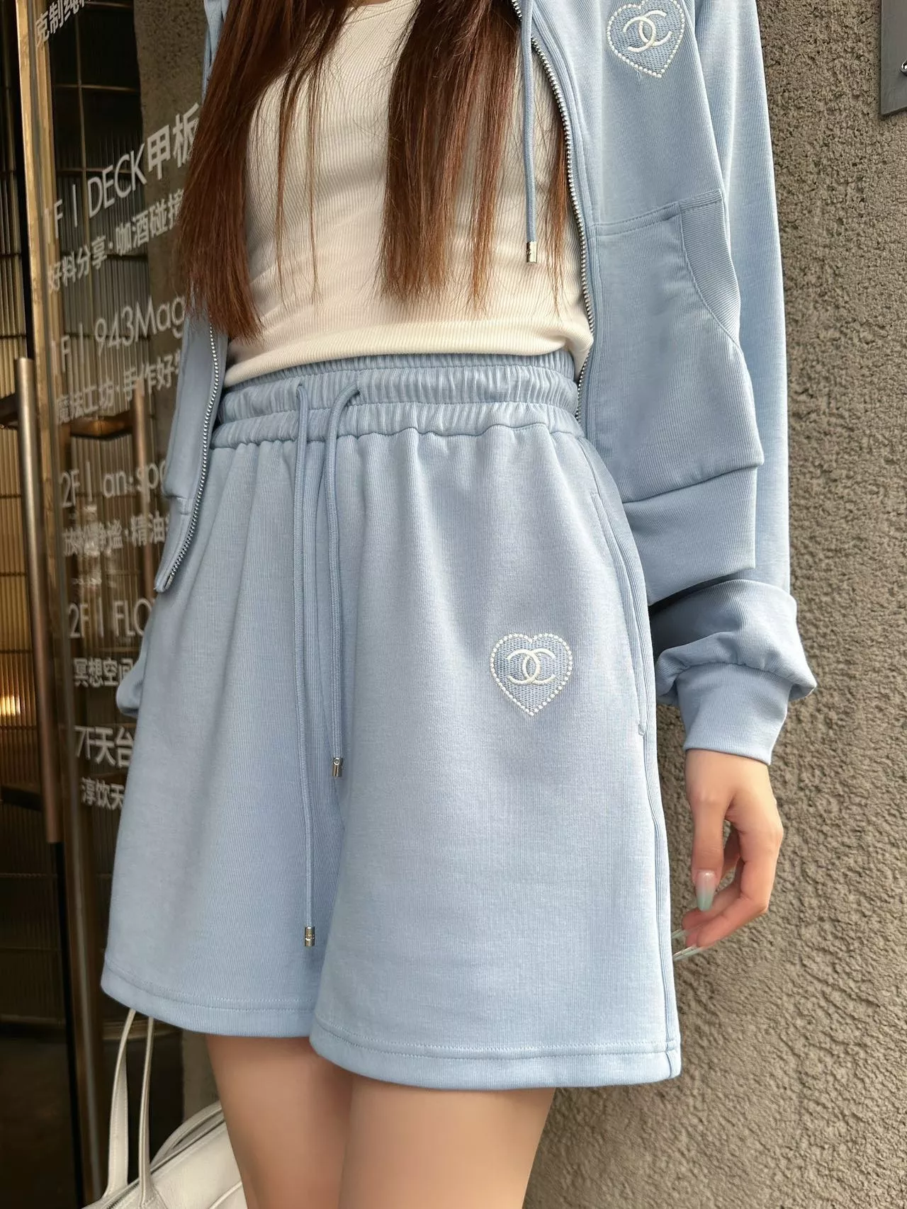 샤넬 후드 집업 상의와 하이웨스트 숏팬츠 세트 상세 이미지 19