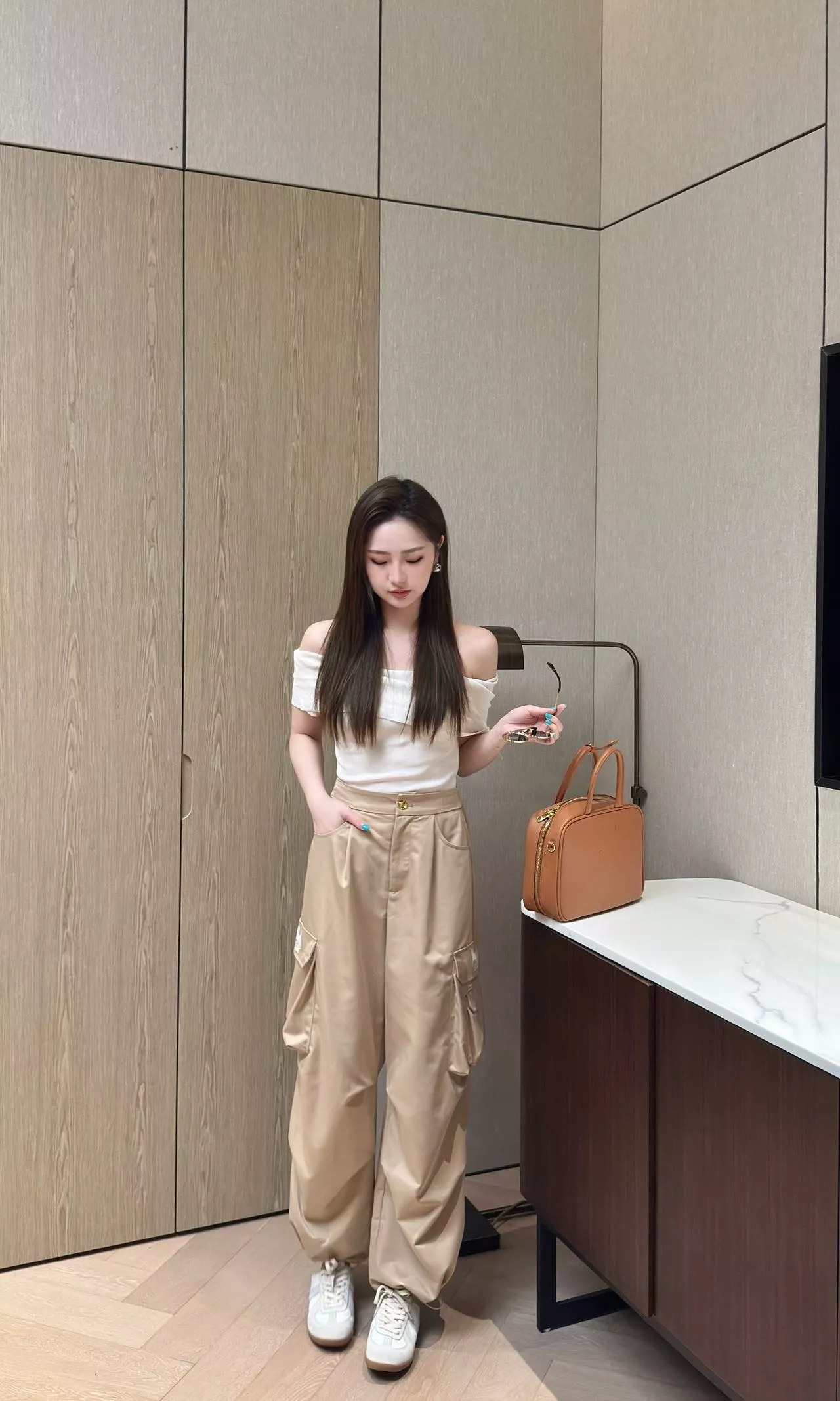 셀린느 입체 플리츠 카고 스트링 팬츠 상세 이미지 16