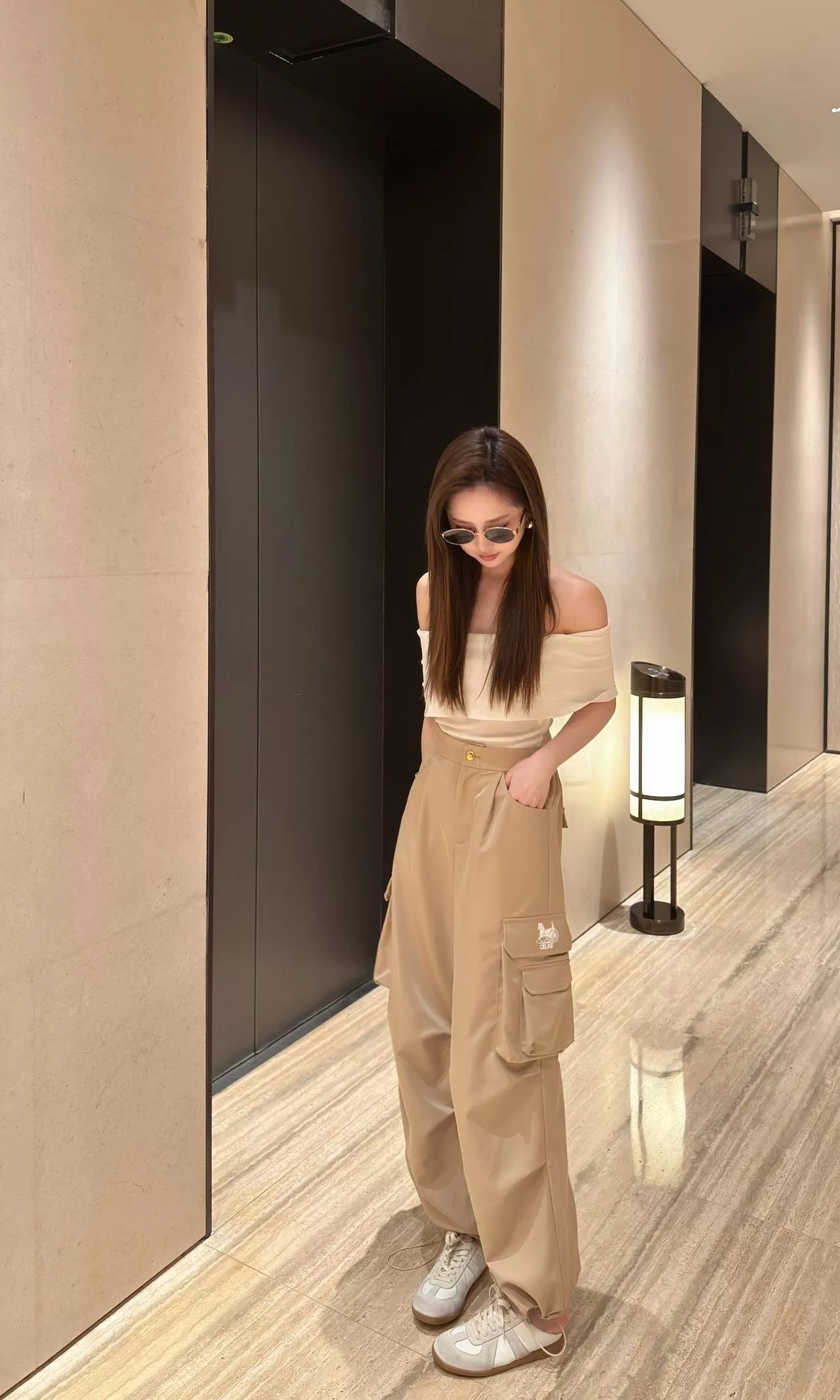 셀린느 입체 플리츠 카고 스트링 팬츠 상세 이미지 13
