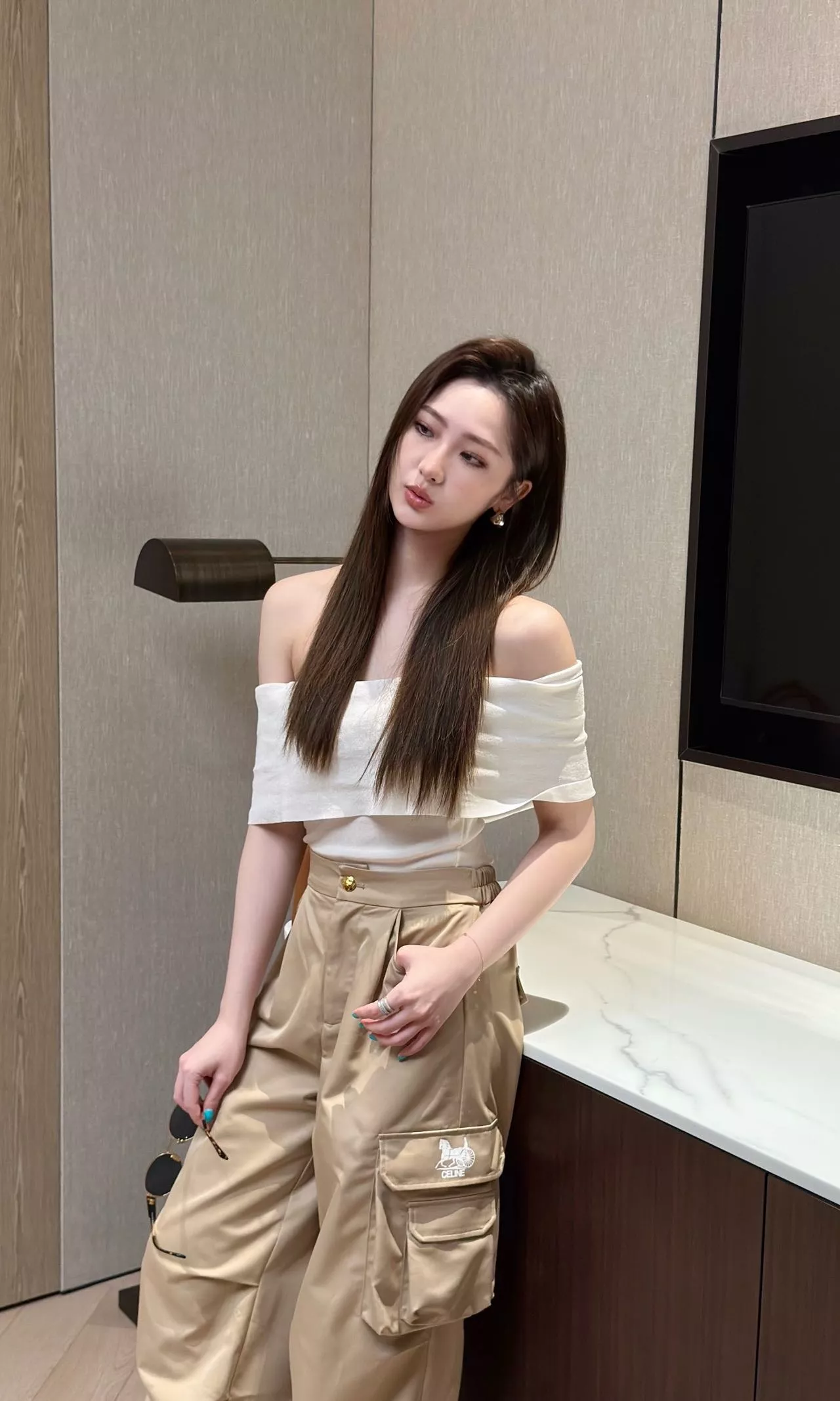 셀린느 입체 플리츠 카고 스트링 팬츠 상세 이미지 15