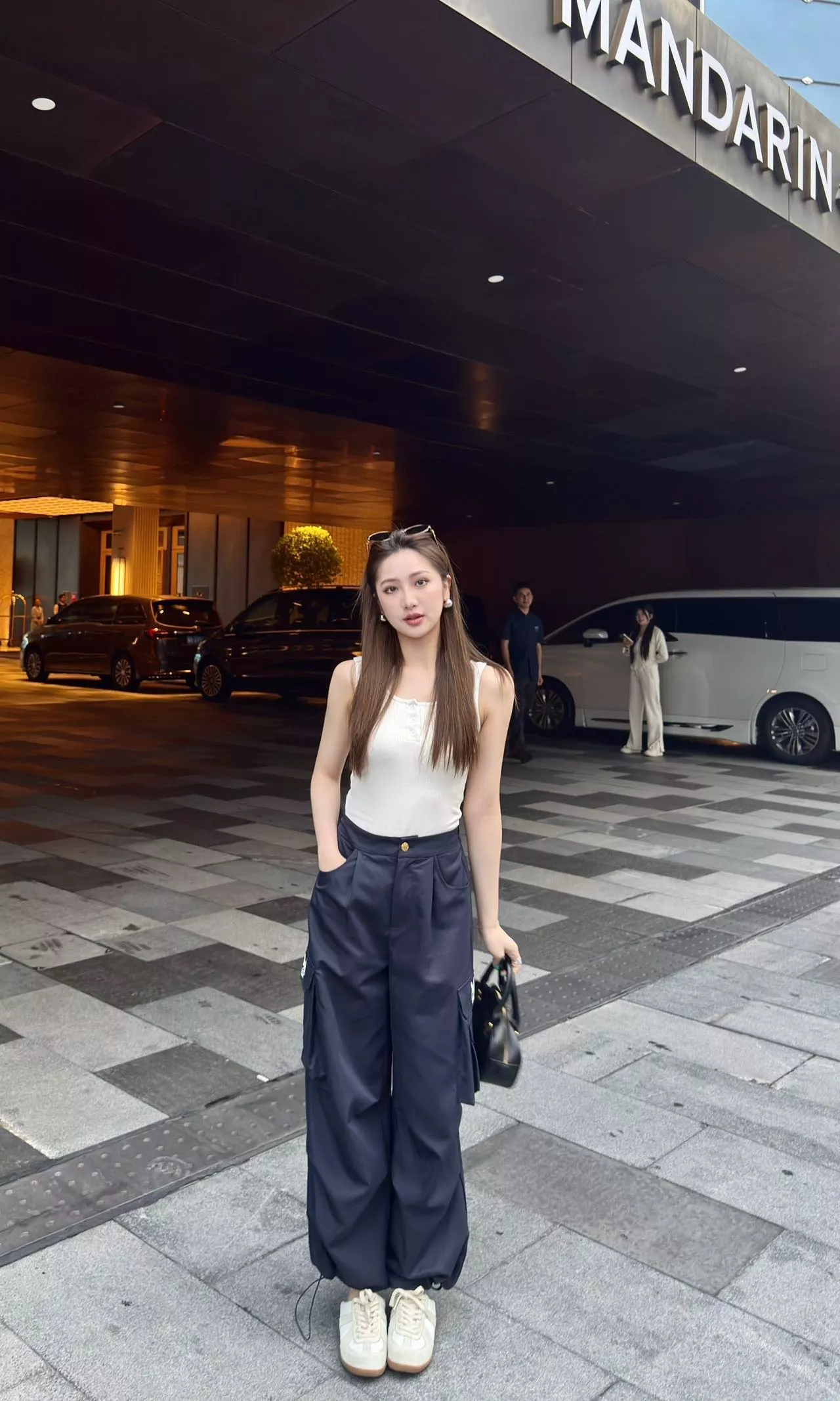 셀린느 입체 플리츠 카고 스트링 팬츠 상세 이미지 23