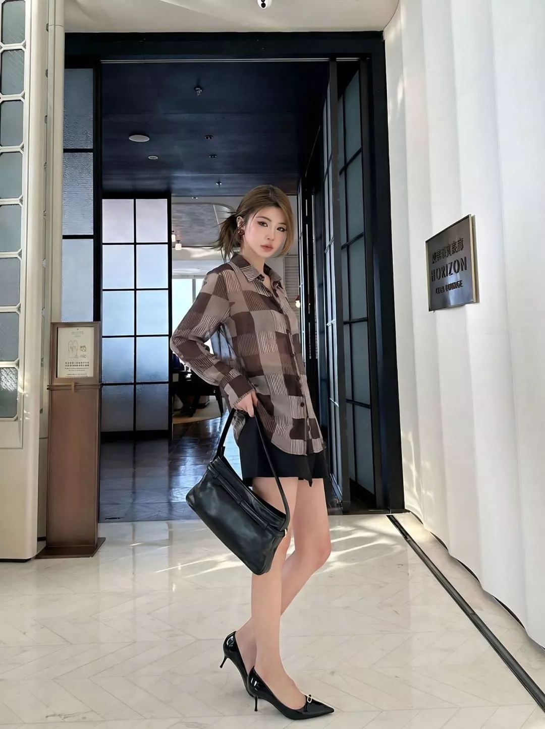 루이비통 체크 패턴 플랩 칼라 셔츠 상세 이미지 26