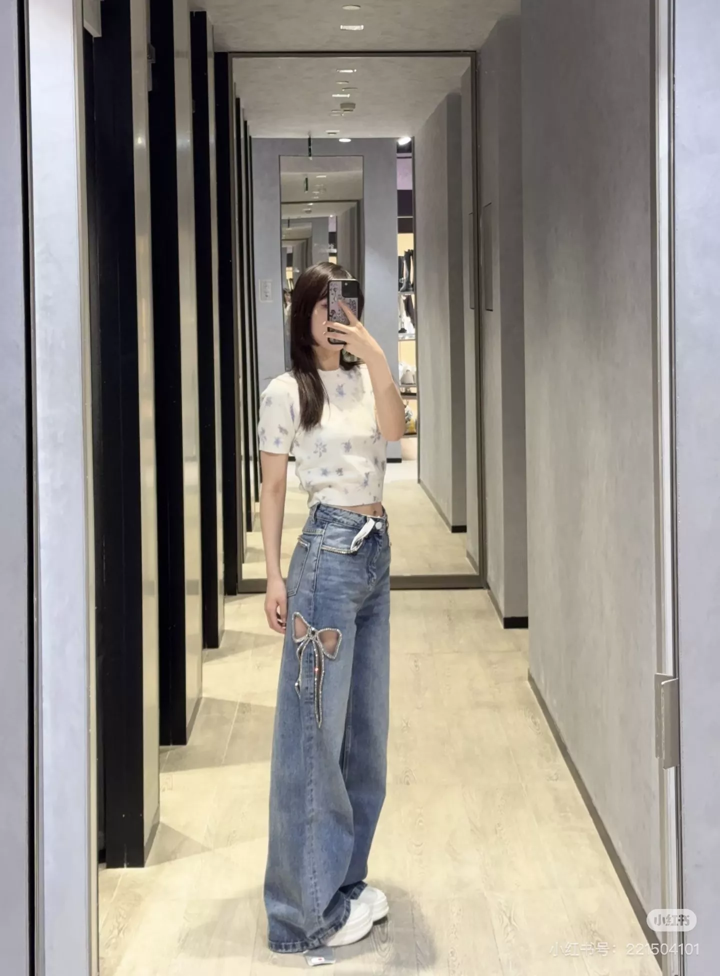 앤안델만 리본 컷아웃 장식 와이드 데님 팬츠 상세 이미지 40