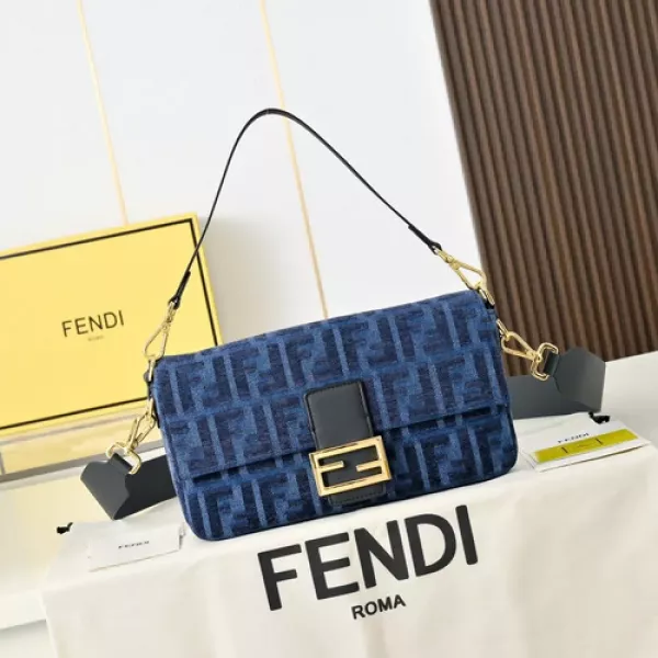 펜디 FF 자수 데님 플랩 백