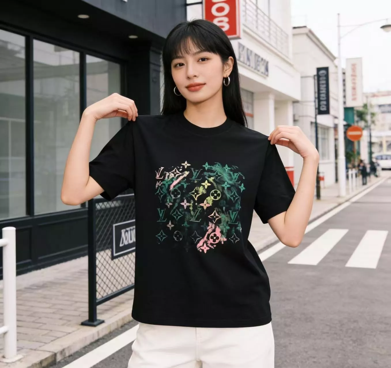 루이비통 그라데이션 모노그램 프린트 반소매 상세 이미지 12