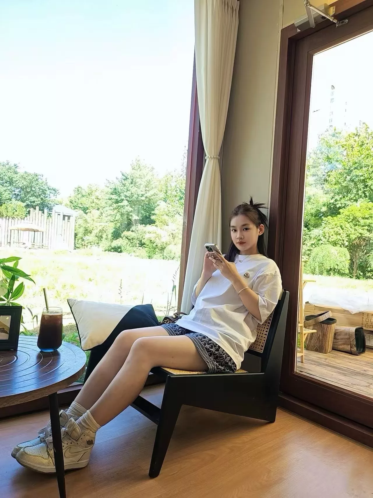 몽클레어 클래식 스몰 로고 자수 반소매 상세 이미지 14