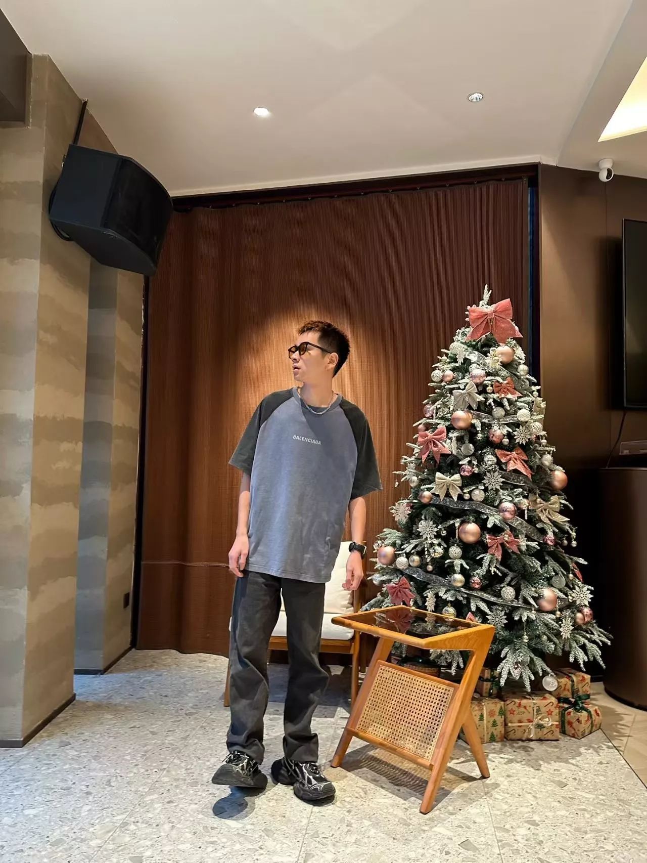 발렌시아가 워시드 배색 절개 드롭숄더 반팔 상세 이미지 17