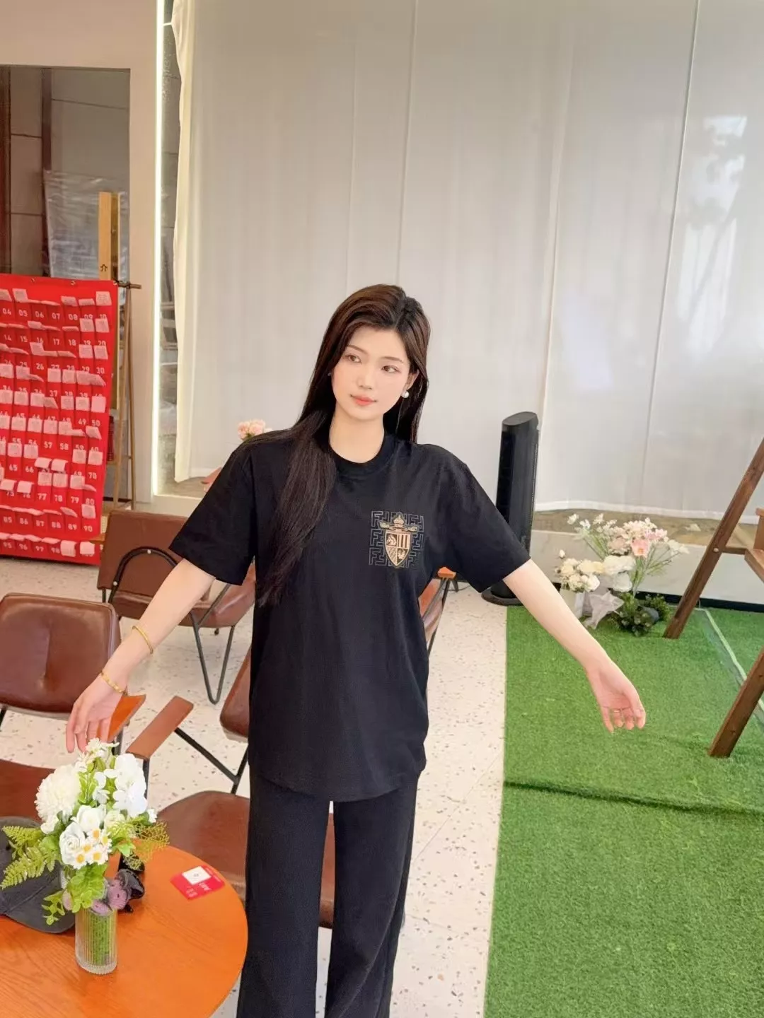 펜디 가슴 배지 자수 포인트 반소매 상세 이미지 15