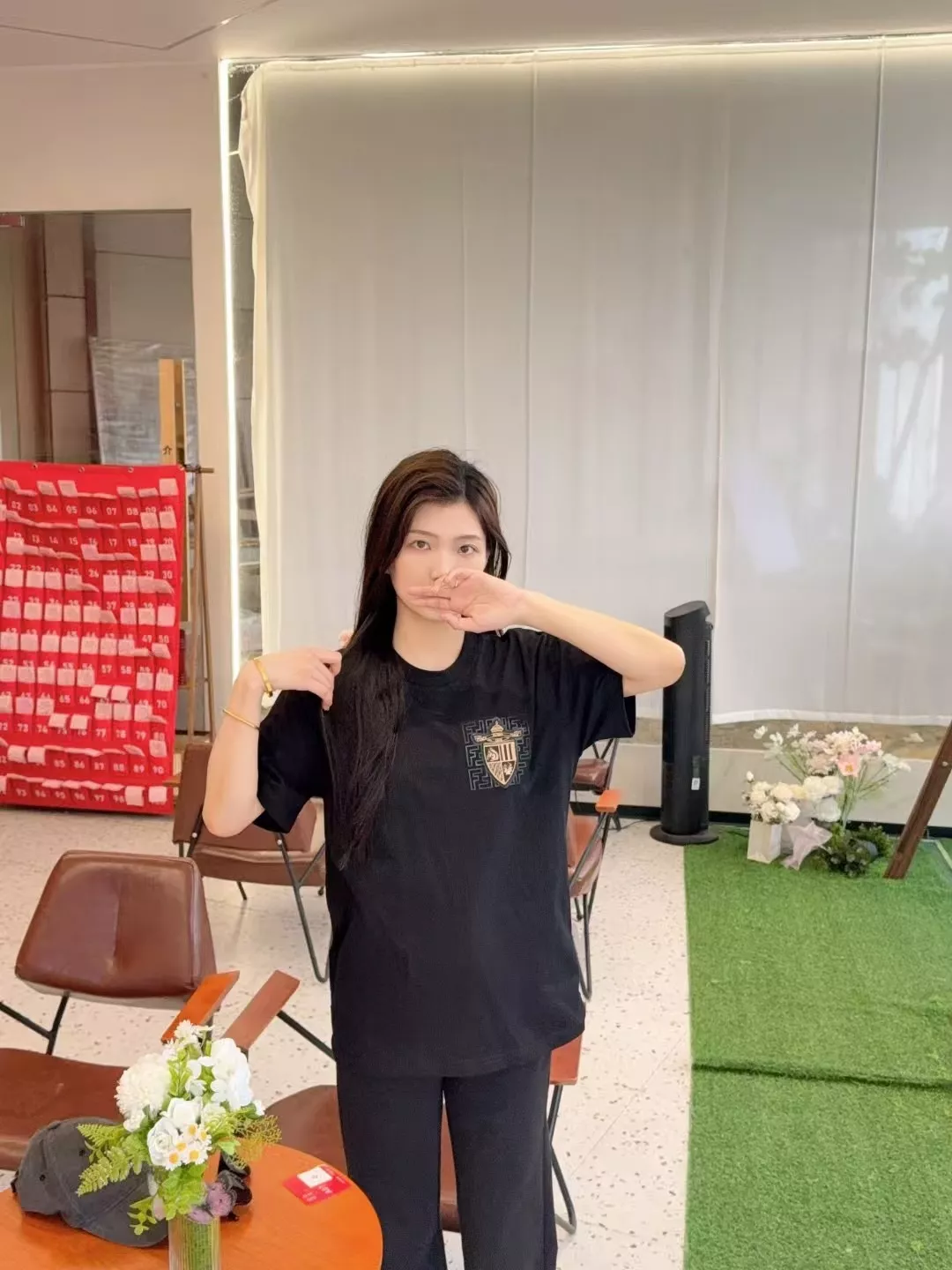 펜디 가슴 배지 자수 포인트 반소매 상세 이미지 18