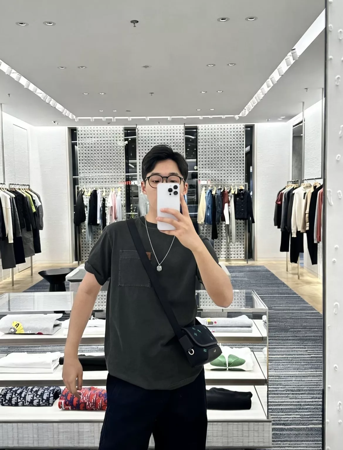 디올 포켓 로고 가죽 패치 반소매 상세 이미지 17