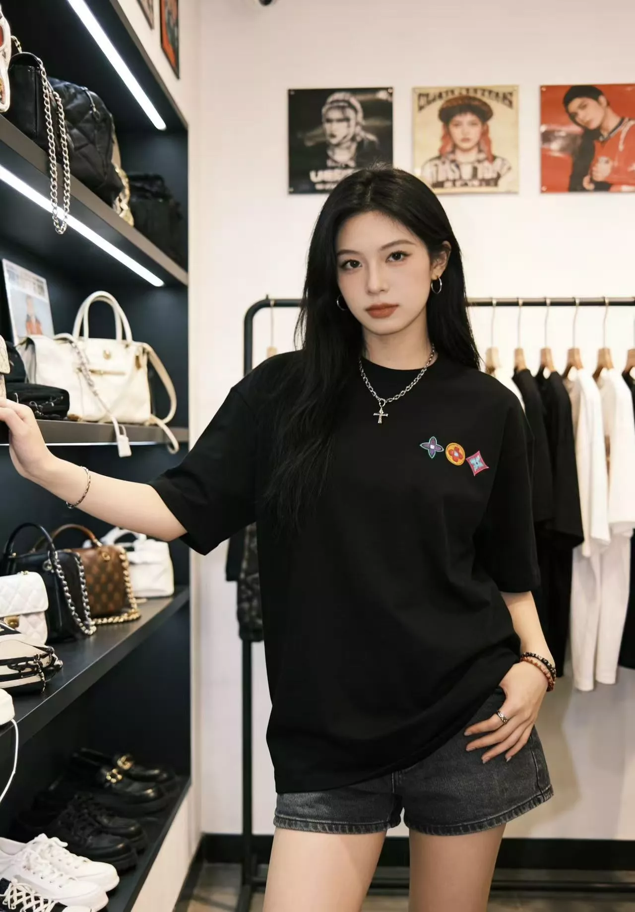 루이비통 컬러 모노그램 자수 반소매 상세 이미지 13