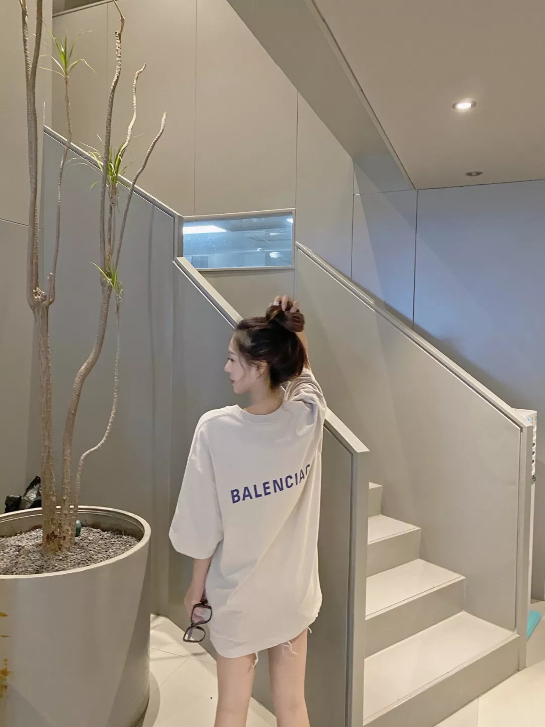 발렌시아가 전후면 레터링 프린트 반소매 상세 이미지 11