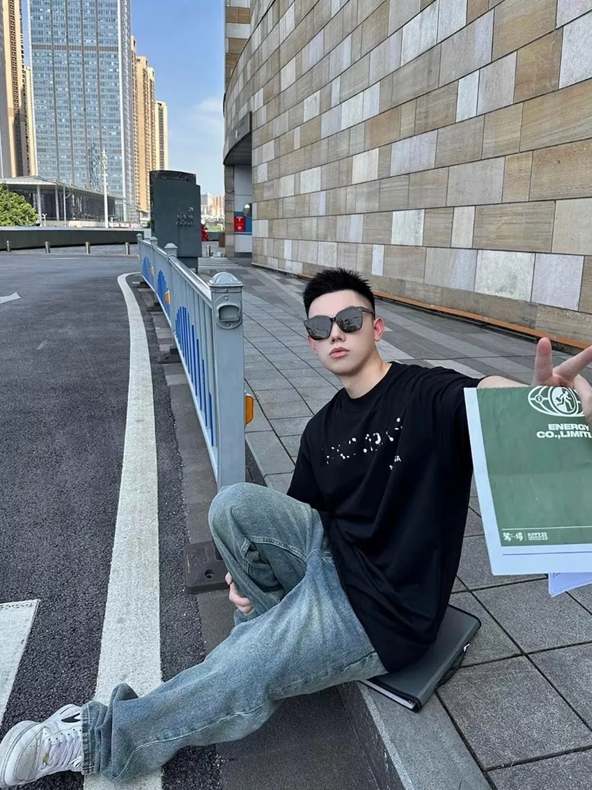 발렌시아가 블러 프린트 드롭숄더 반소매 상세 이미지 13