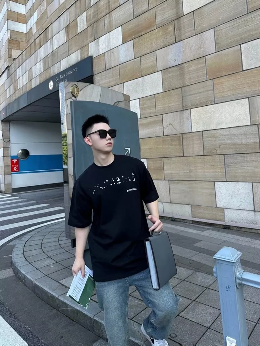 발렌시아가 블러 프린트 드롭숄더 반소매 상세 이미지 15