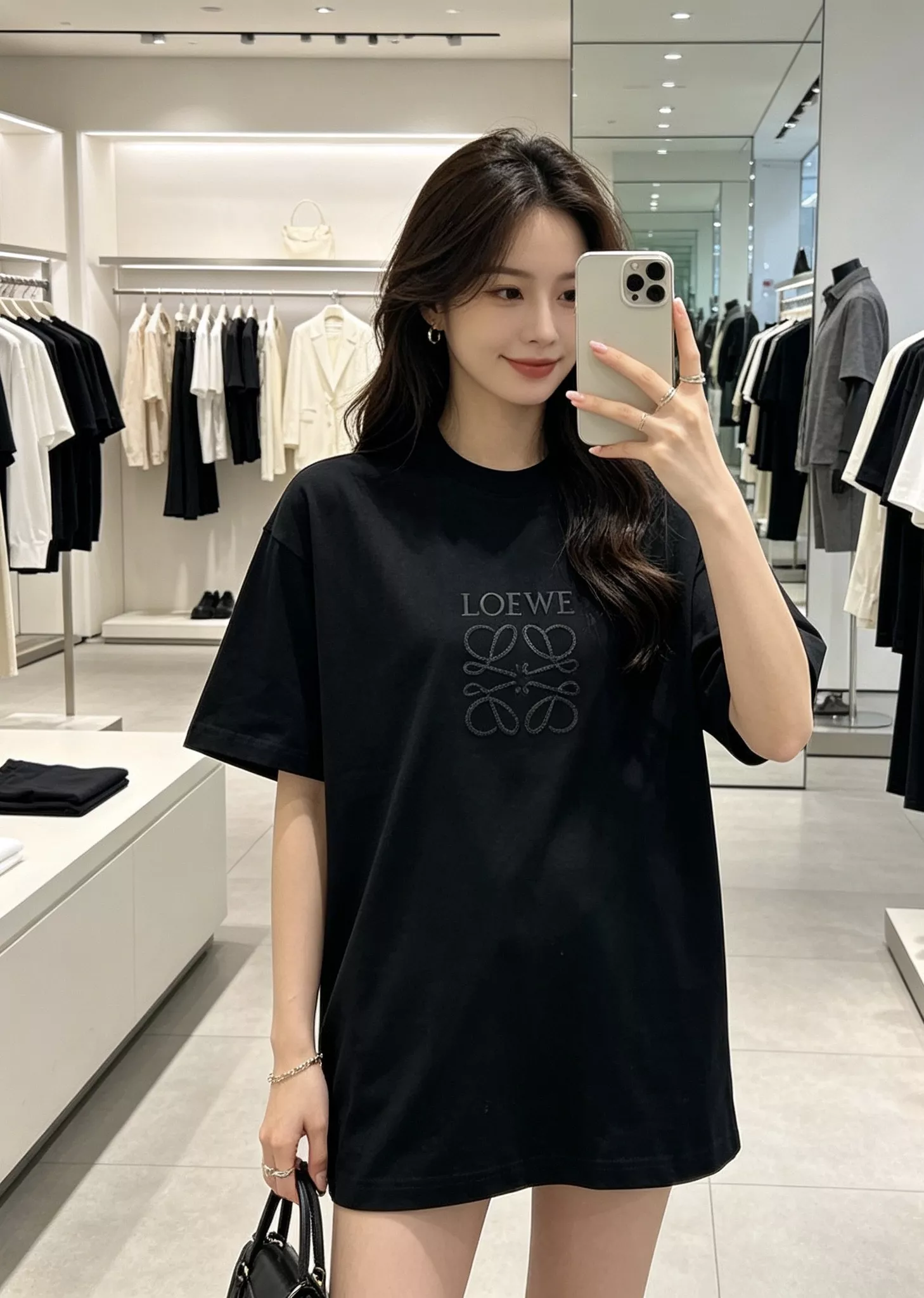 로에베 아나그램 자수 로고 반소매 상의 상세 이미지 11
