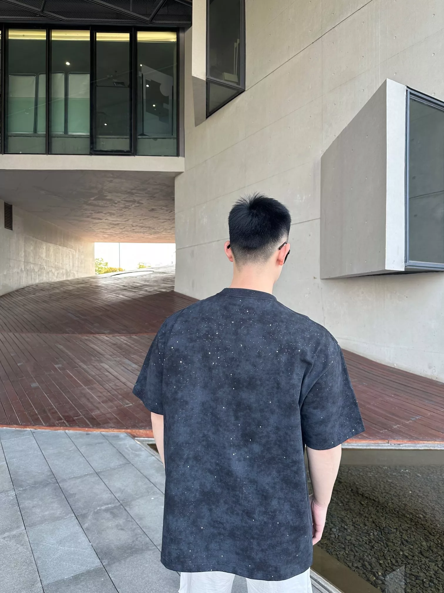 발렌시아가 렌더링 스타 자수 로고 반팔 상세 이미지 14