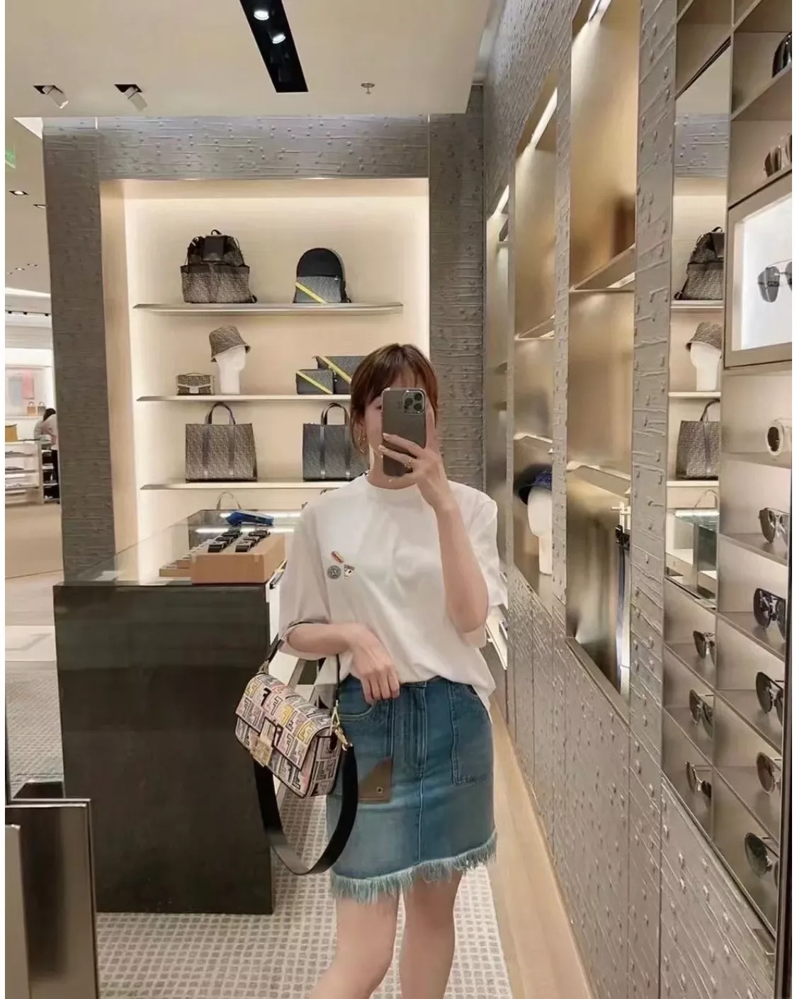 펜디 핫도그 피자 배지 자수 반팔 티셔츠 상세 이미지 12