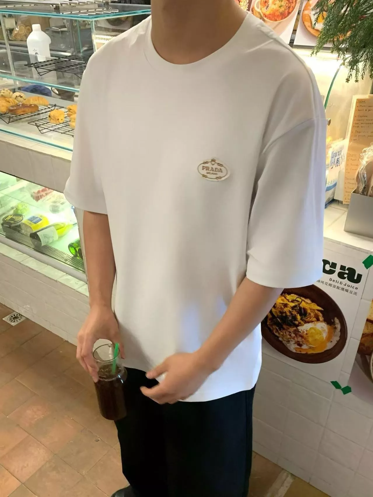 프라다 가슴 자수 패치 로고 반팔 상세 이미지 13