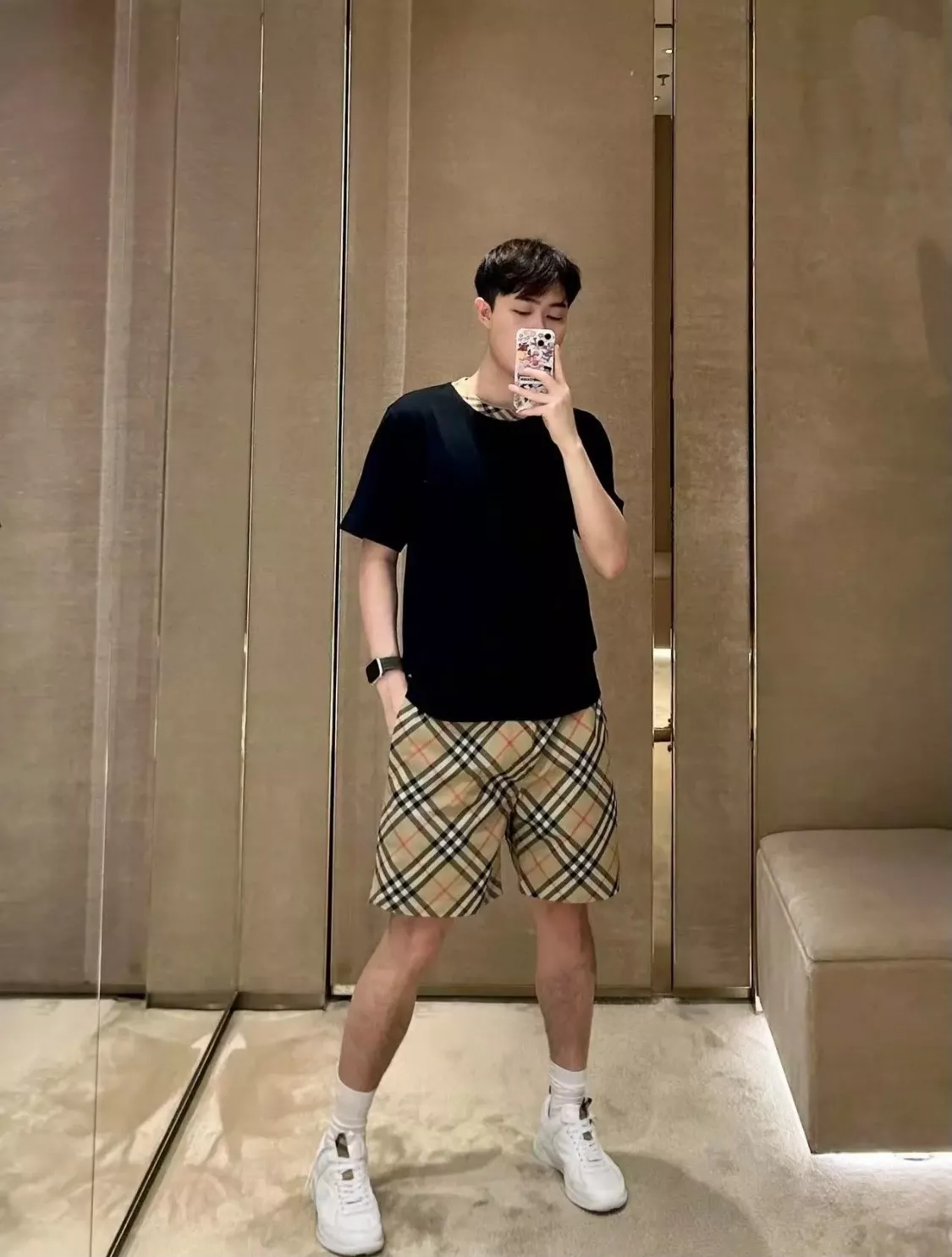 버버리 체크 칼라 배색 라운드 반소매 티셔츠 상세 이미지 18
