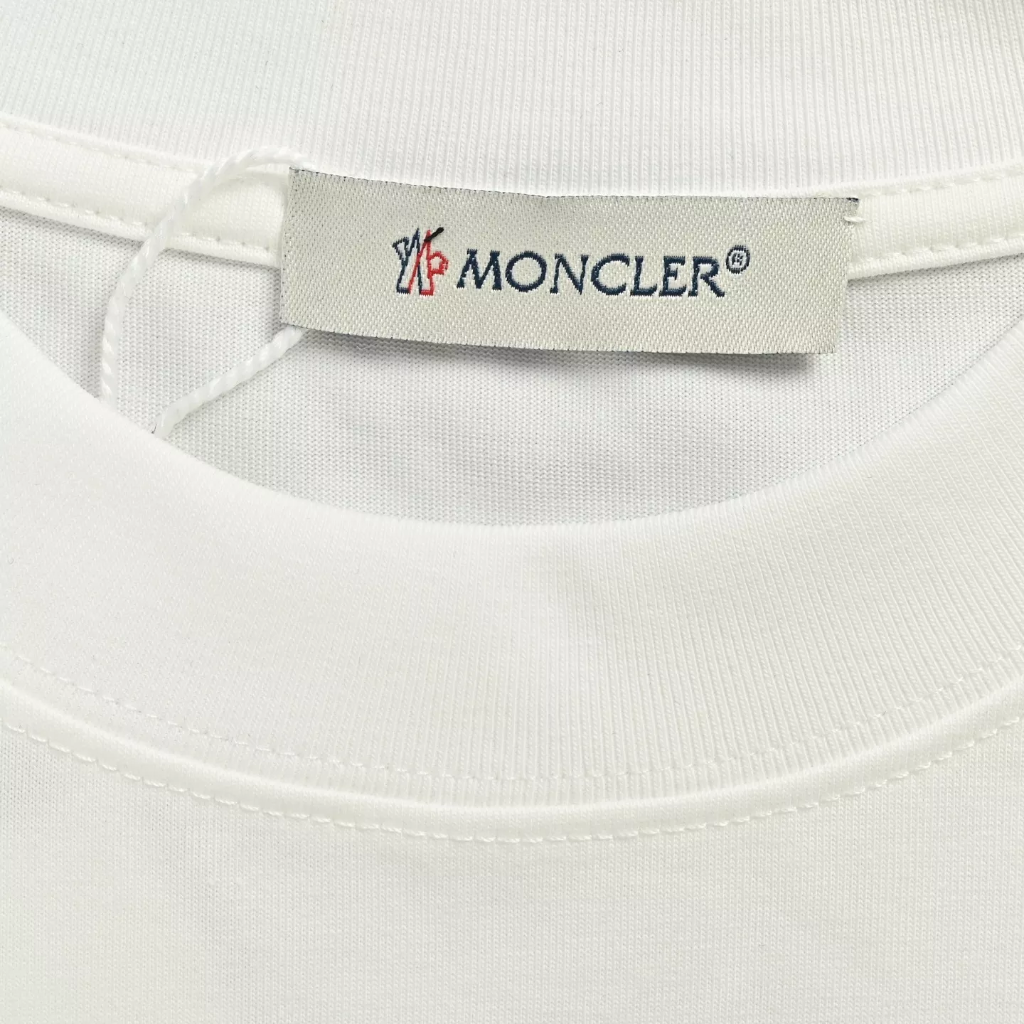 몽클레어 후면 빅 엠 패치 자수 반팔 티셔츠 상세 이미지 5