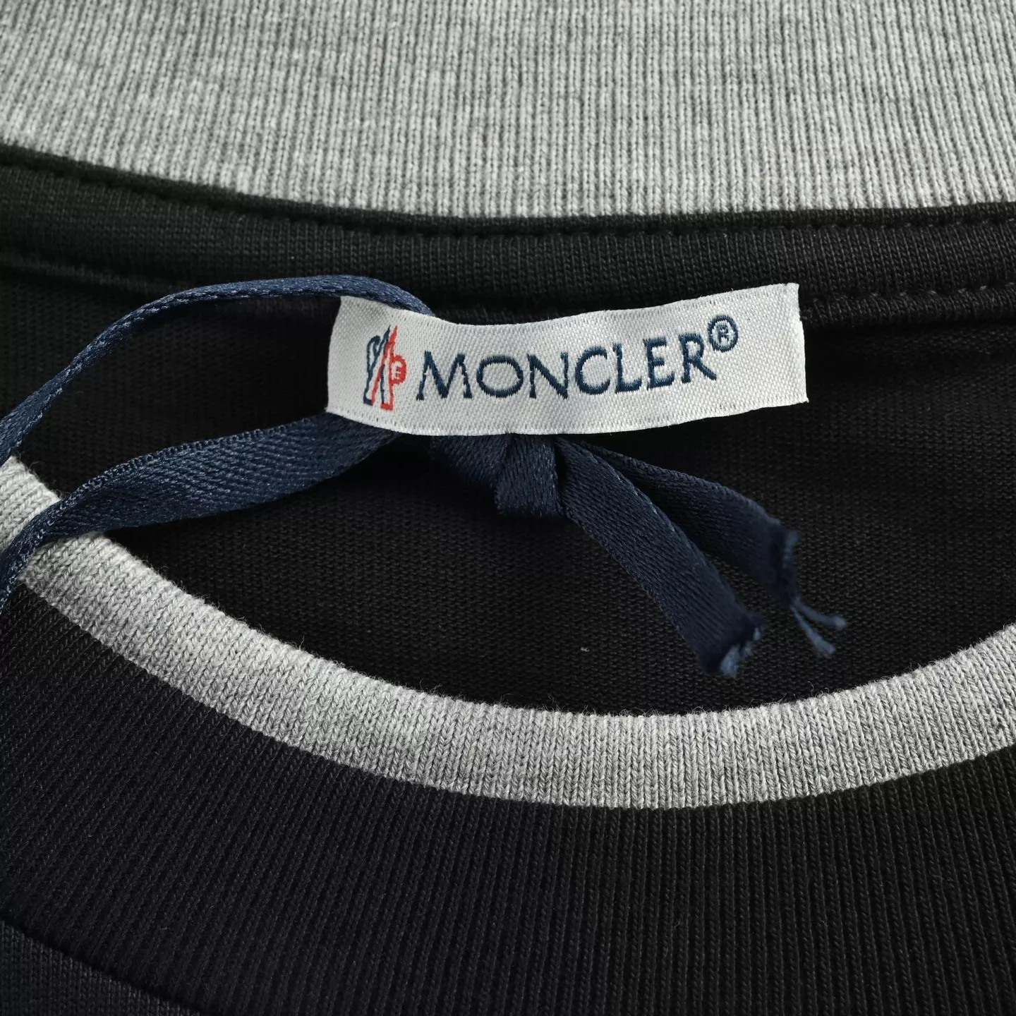 몽클레어 자수 로고 레이어드 반소매 티셔츠 상세 이미지 5
