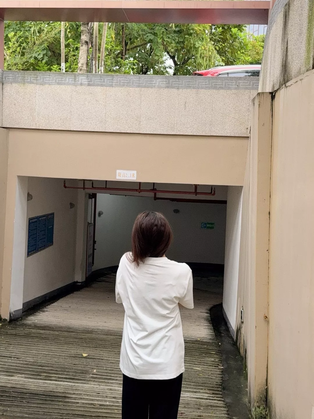 루이비통 인쇄 로고 압착 레터링 반소매 상세 이미지 19
