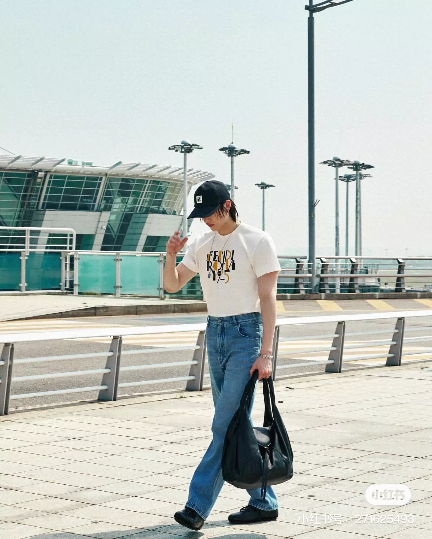 펜디 기하학 로고 자수 프린트 반소매 상세 이미지 15