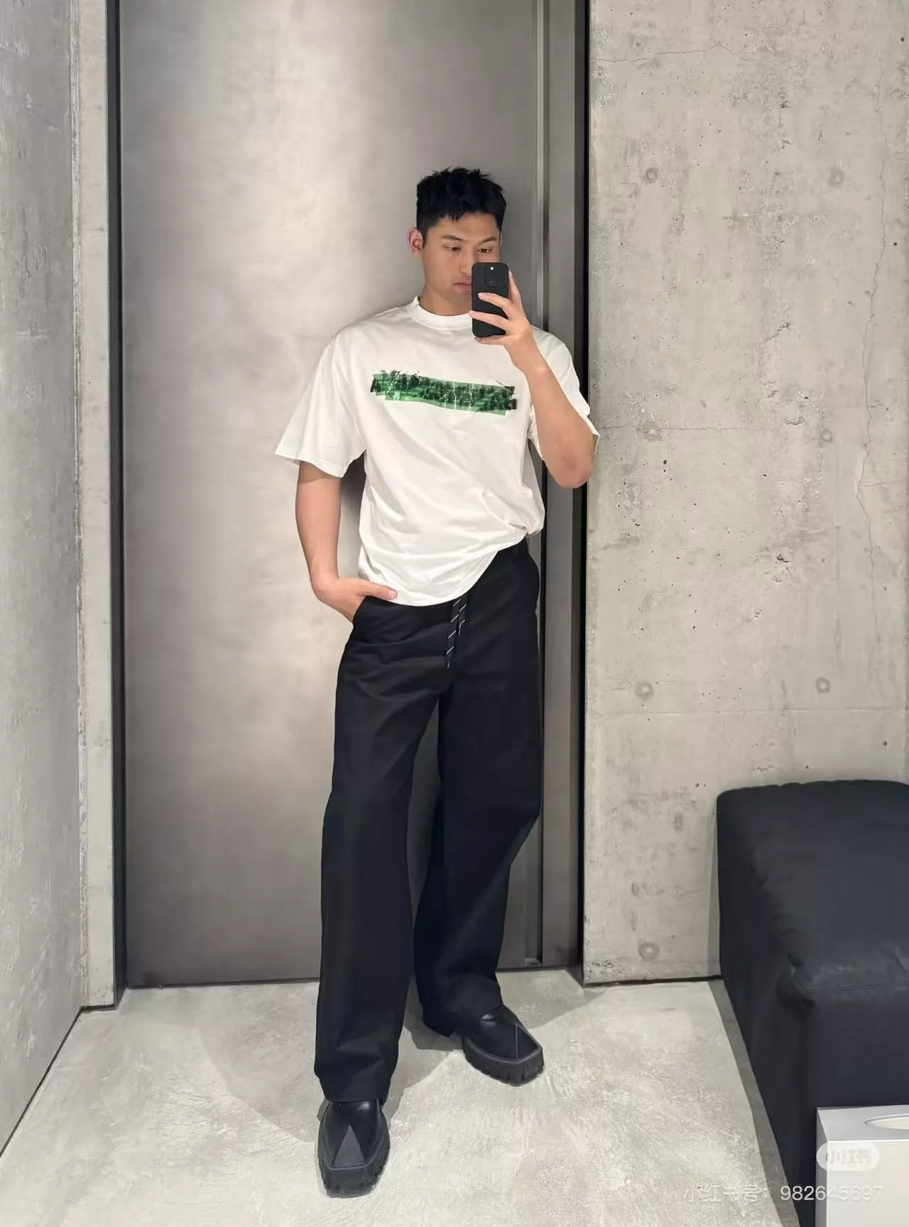 발렌시아가 레터링 프린트 테이프 반소매 상세 이미지 11