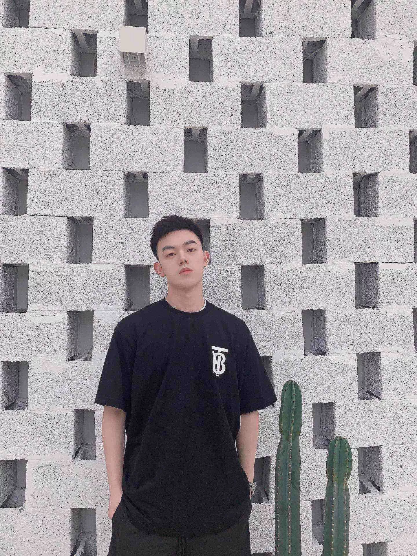 버버리 클래식 TB 레터링 반소매 티셔츠 상세 이미지 19