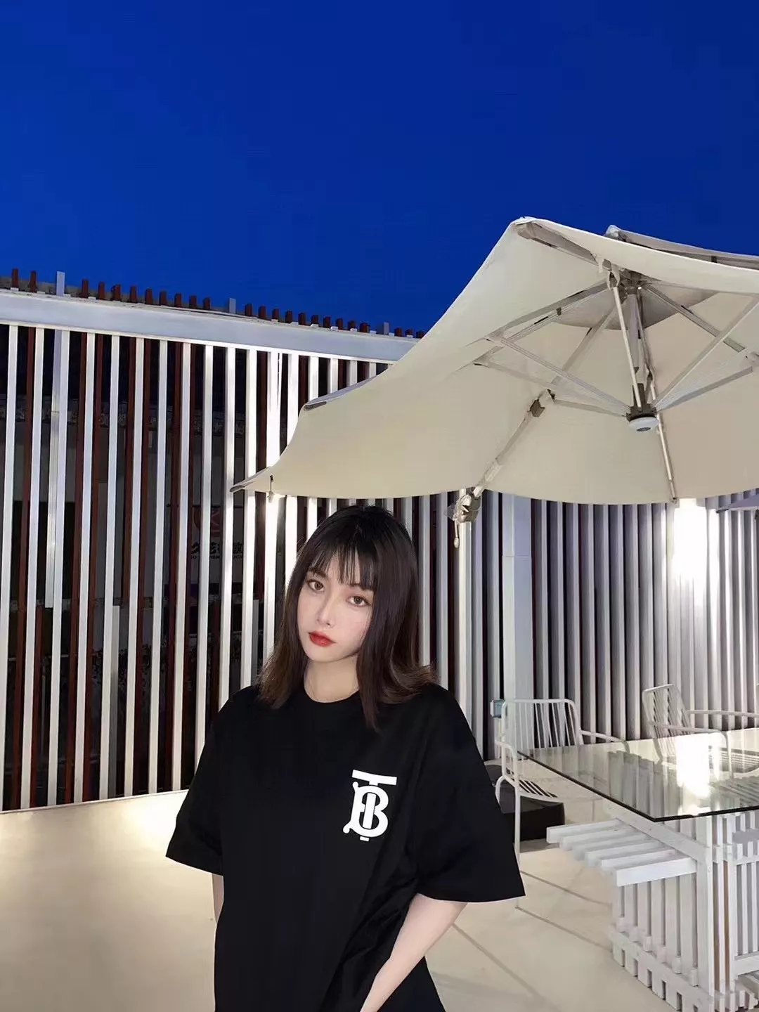 버버리 클래식 TB 레터링 반소매 티셔츠 상세 이미지 20
