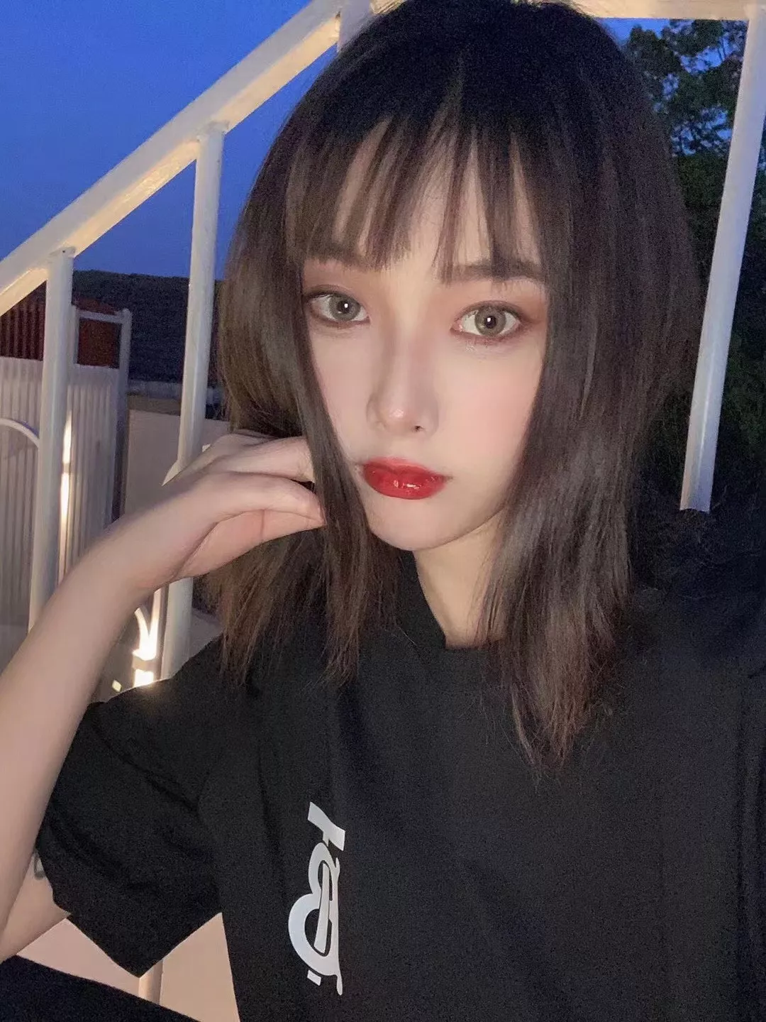 버버리 클래식 TB 레터링 반소매 티셔츠 상세 이미지 25