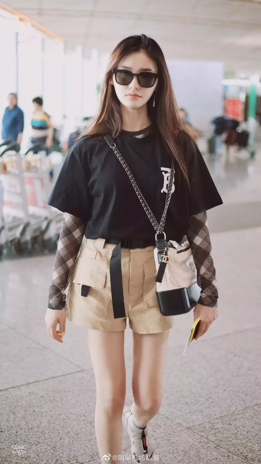 버버리 클래식 TB 레터링 반소매 티셔츠 상세 이미지 28
