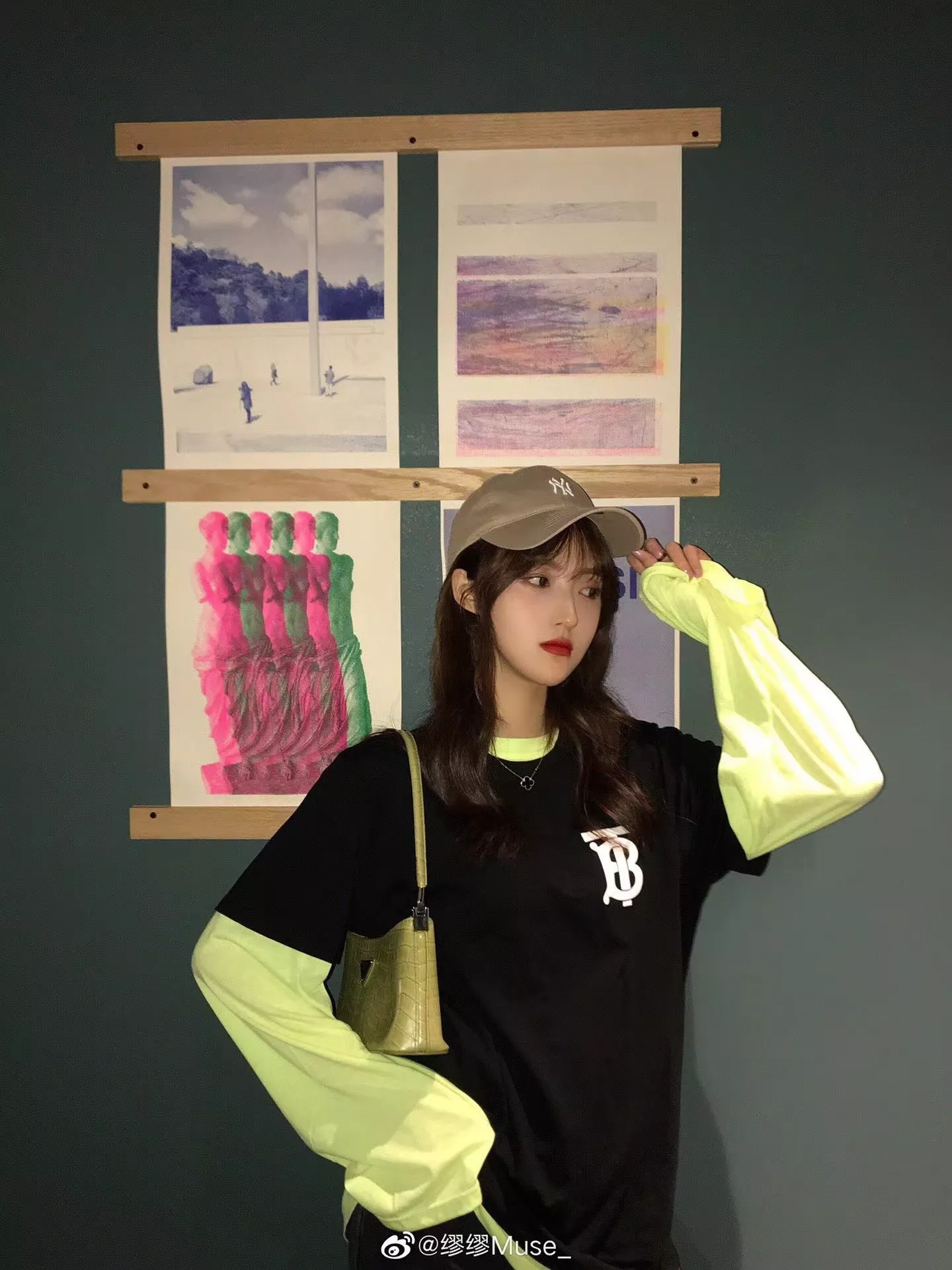 버버리 클래식 TB 레터링 반소매 티셔츠 상세 이미지 13