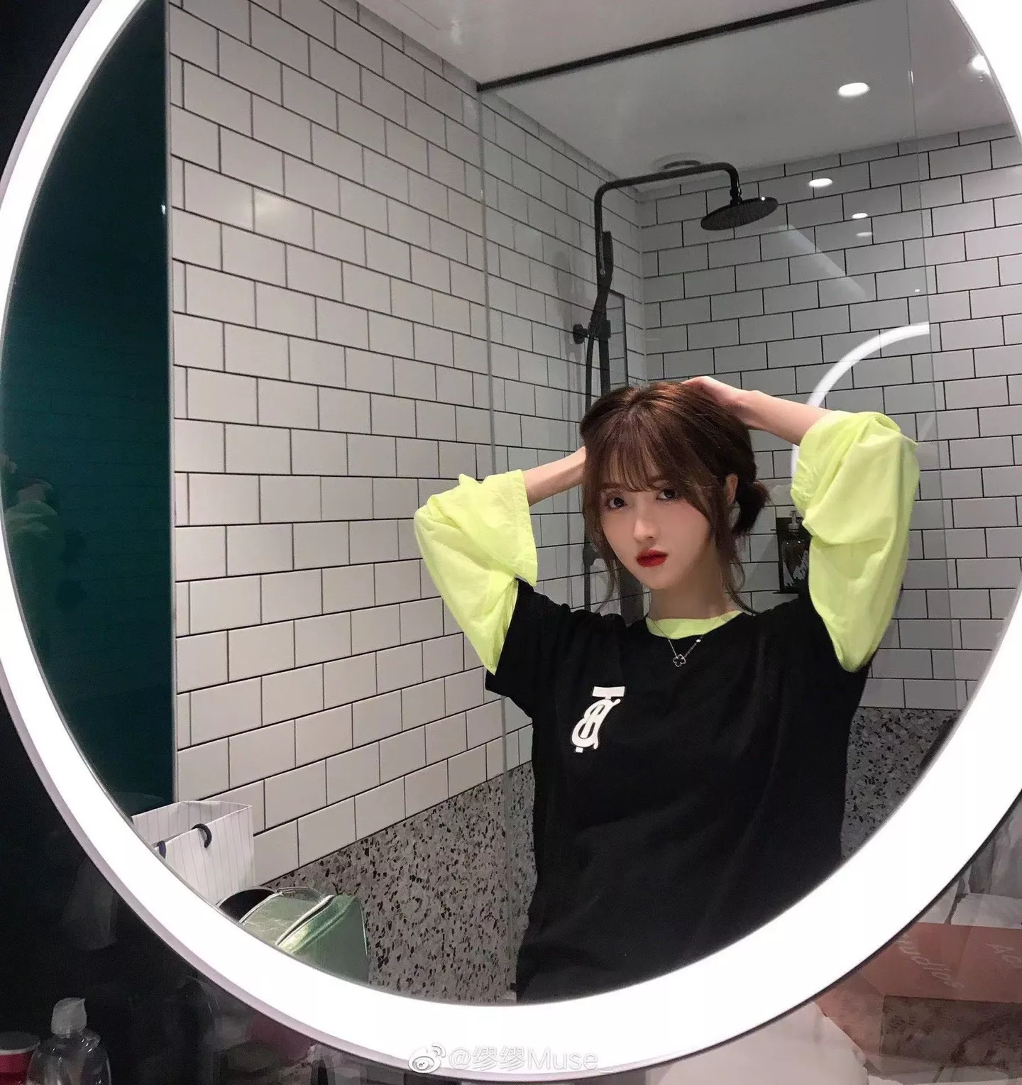 버버리 클래식 TB 레터링 반소매 티셔츠 상세 이미지 12