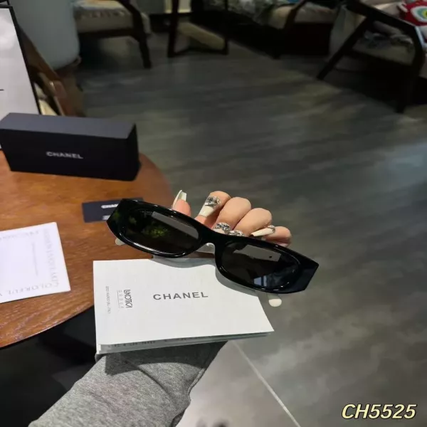 샤넬 클래식 로고 선글라스