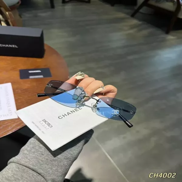 샤넬 빈티지 무드 블루 틴트 선글라스