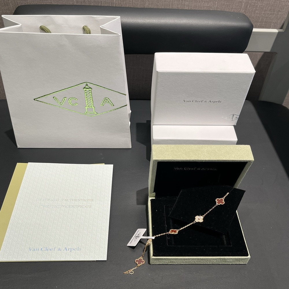 반클리프아펠 클로버 모티브 체인 브레이슬릿