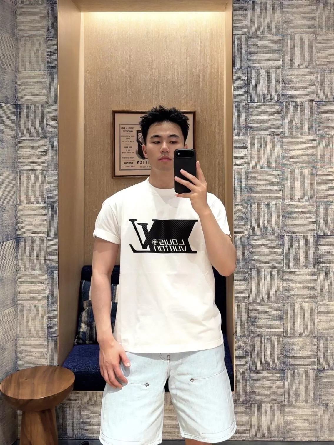 루이비통 인쇄 로고 반소매 티셔츠 상세 이미지 15