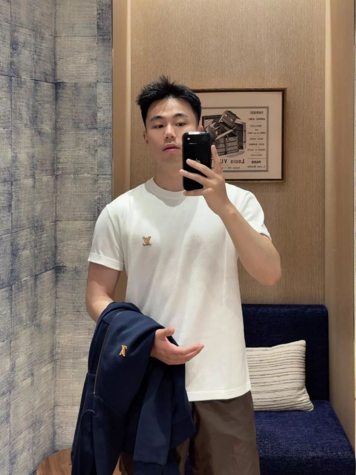루이비통 로고 포인트 반소매 라운드 티셔츠 상세 이미지 39