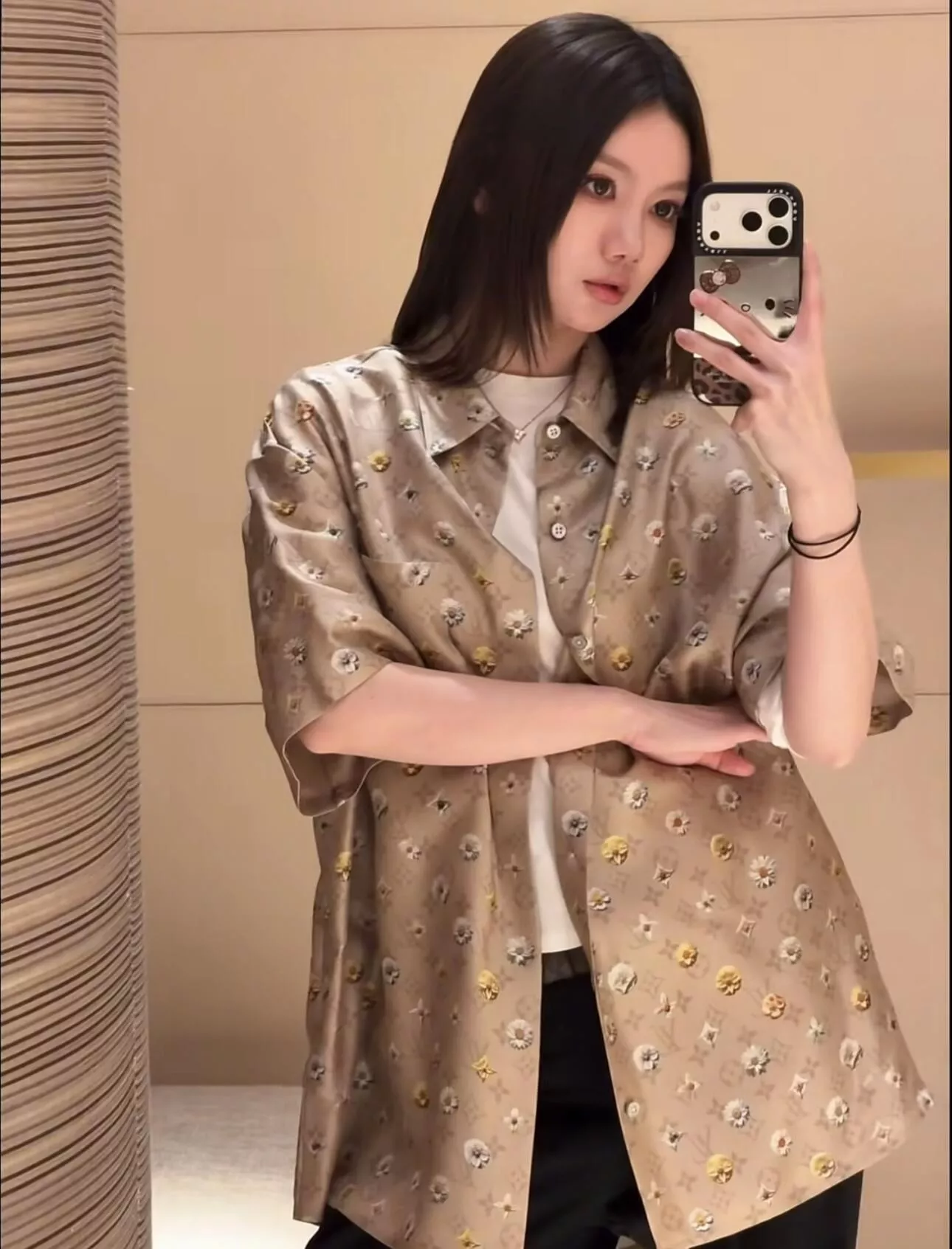 루이비통 모노그램 프린트 반소매 셔츠 상세 이미지 20