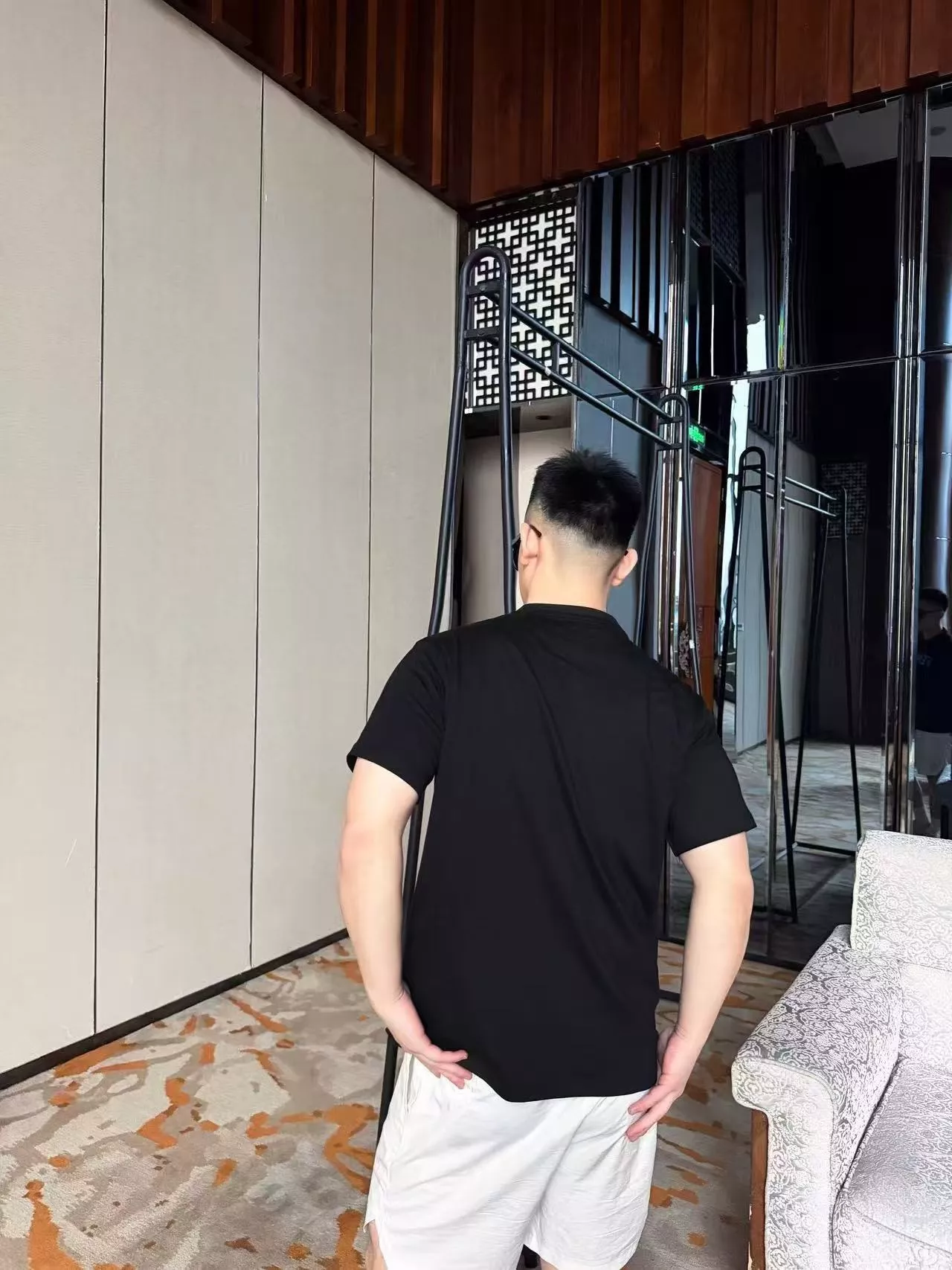 펜디 블루 레터 자수 반소매 티셔츠 상세 이미지 13