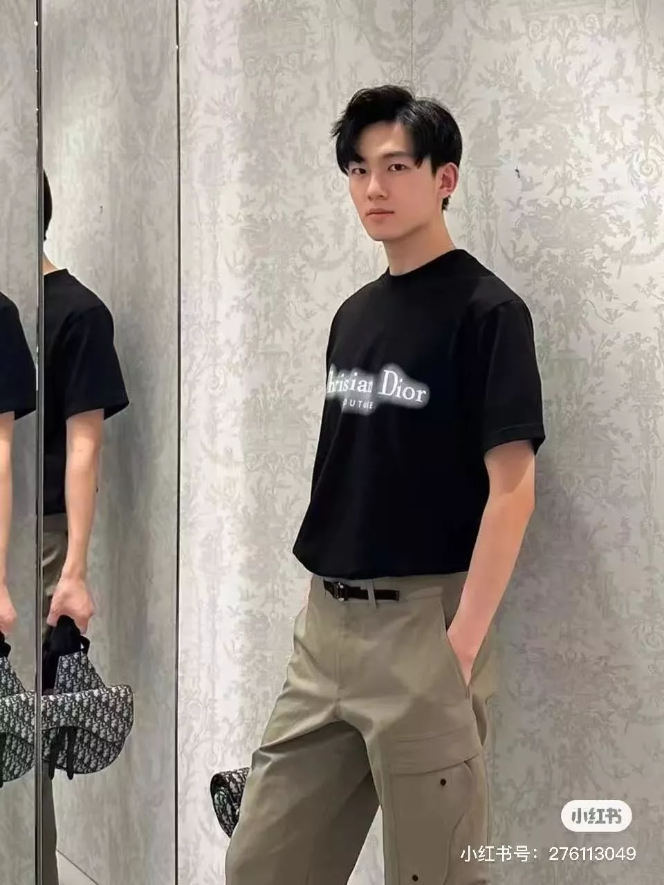 디올 렌더링 레터 자수 반소매 상세 이미지 16