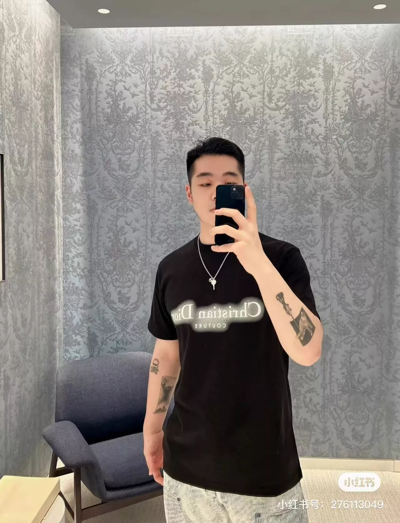 디올 렌더링 레터 자수 반소매 상세 이미지 18