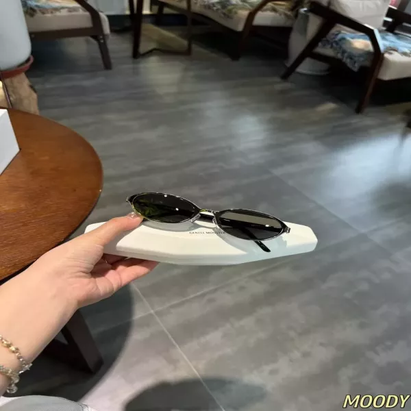 젠틀몬스터 메탈 오벌 선글라스
