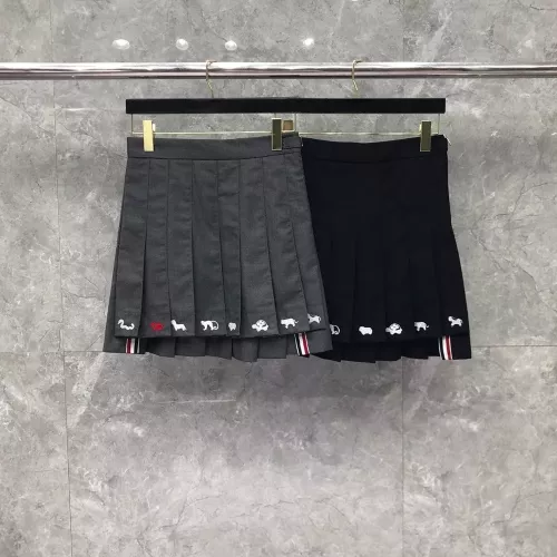 톰브라운 동물 자수 플리츠 스커트