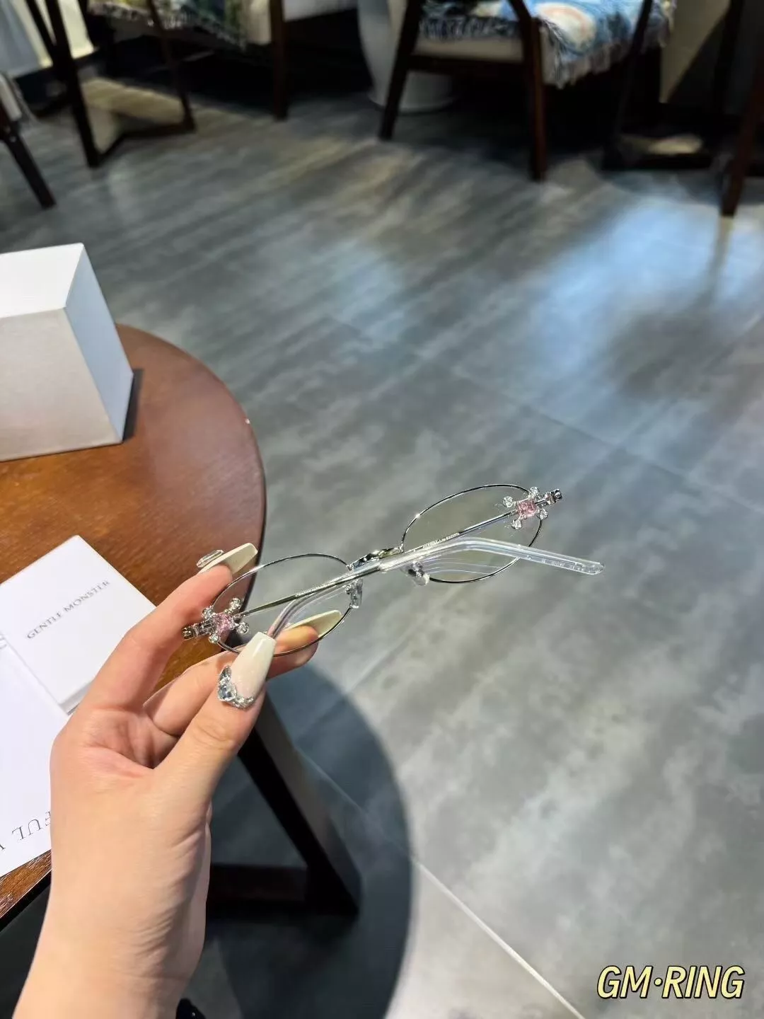 젠틀몬스터 무테 주얼 장식 아이웨어 상세 이미지 1