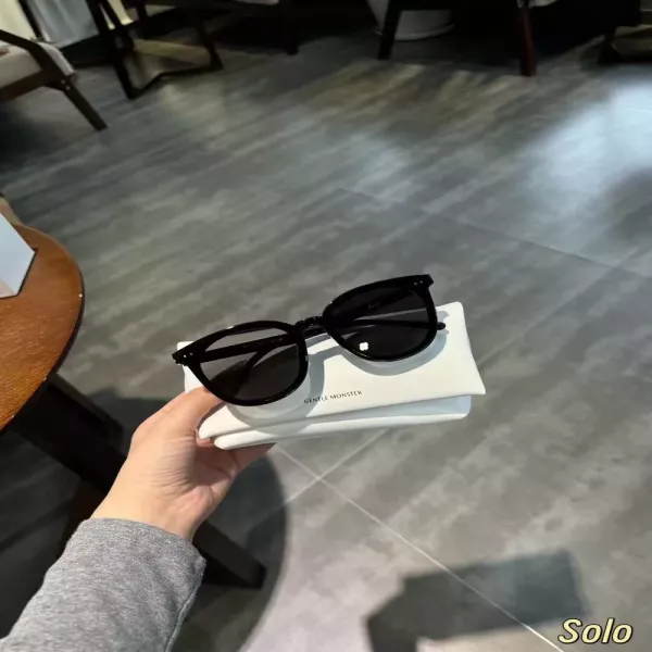 젠틀몬스터 슬림 캣아이 선글라스