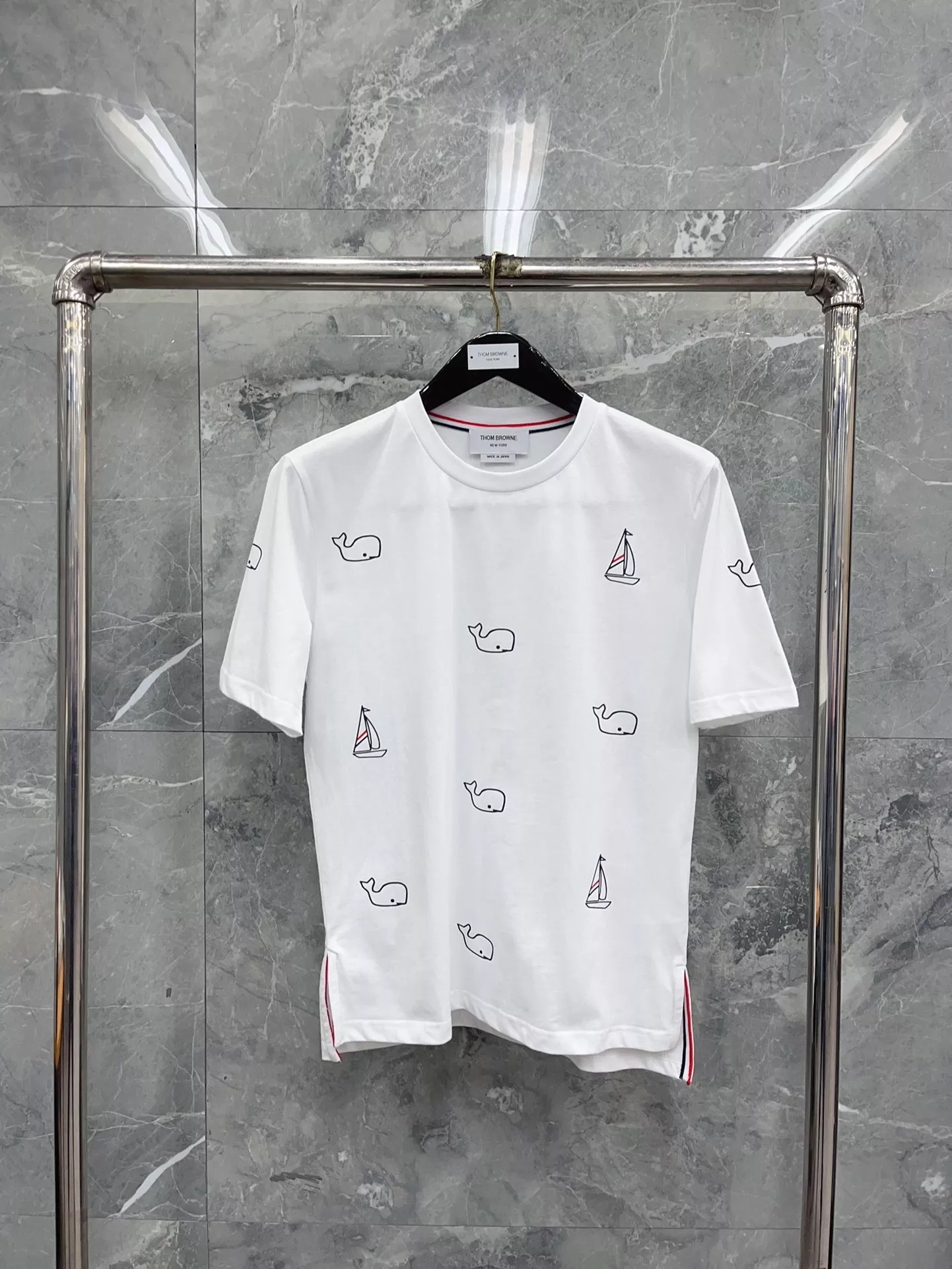 톰브라운 세일링 샤크 라운드 반소매 탑 상세 이미지 11