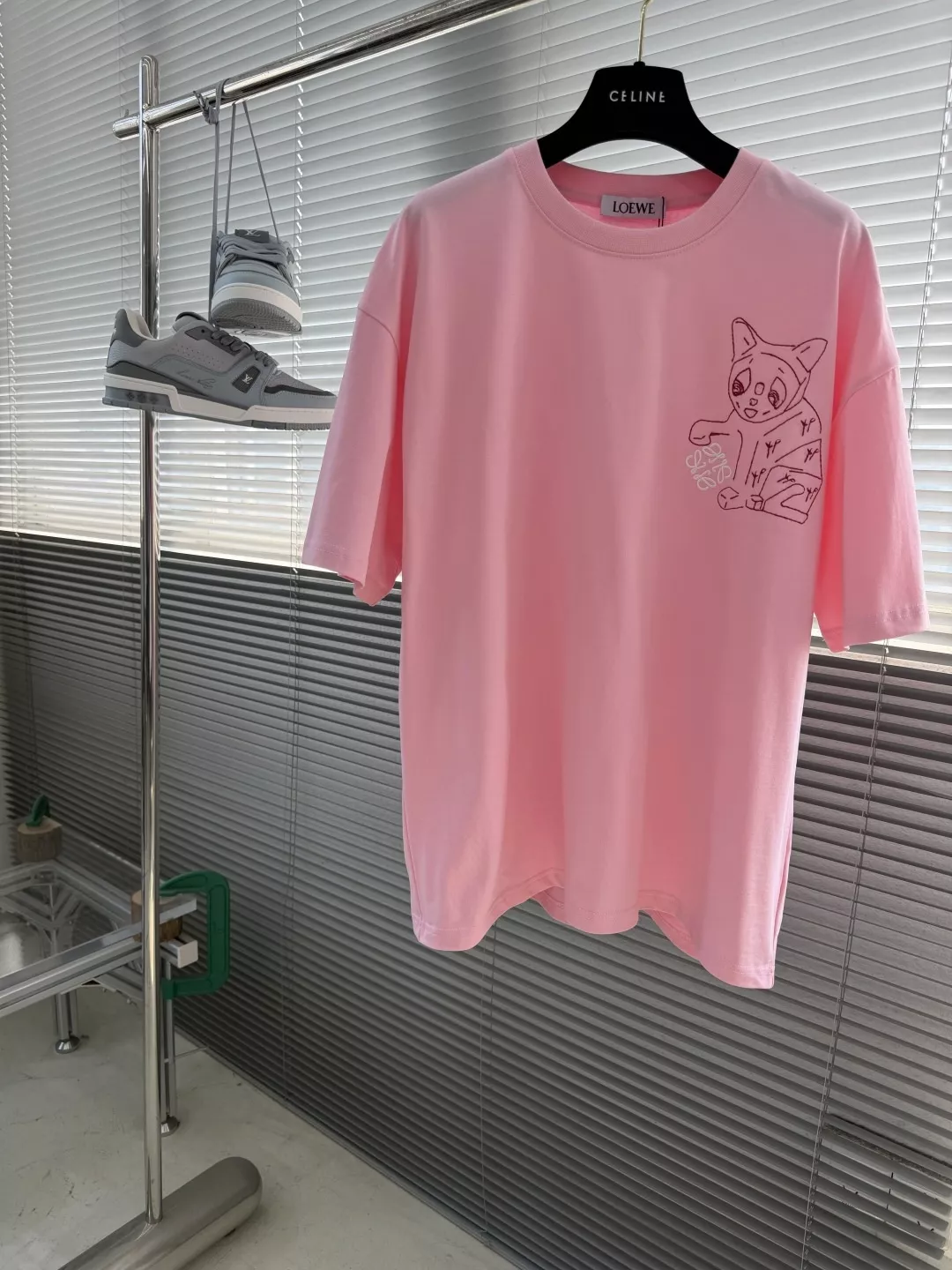 로에베 럭키캣 자수 오버핏 티셔츠 상세 이미지 1